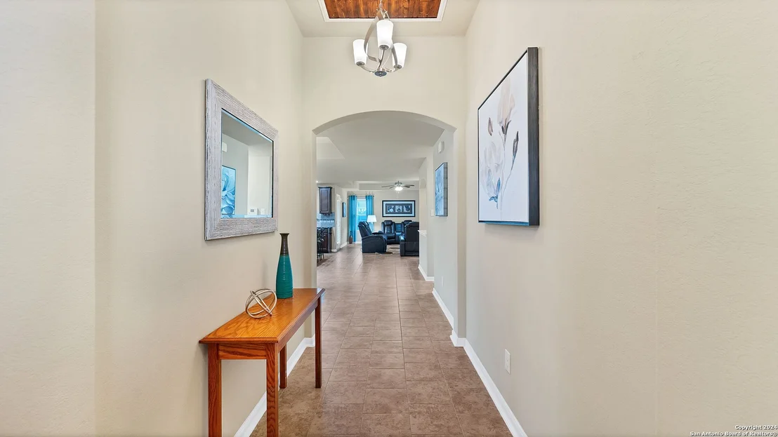 Photo of 307 ESCARPMENT OAK