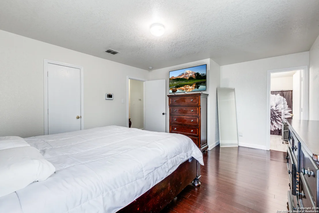 Photo of 902 Absolon Farm