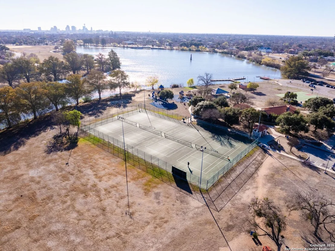 Photo of 118 San Antonio Blvd