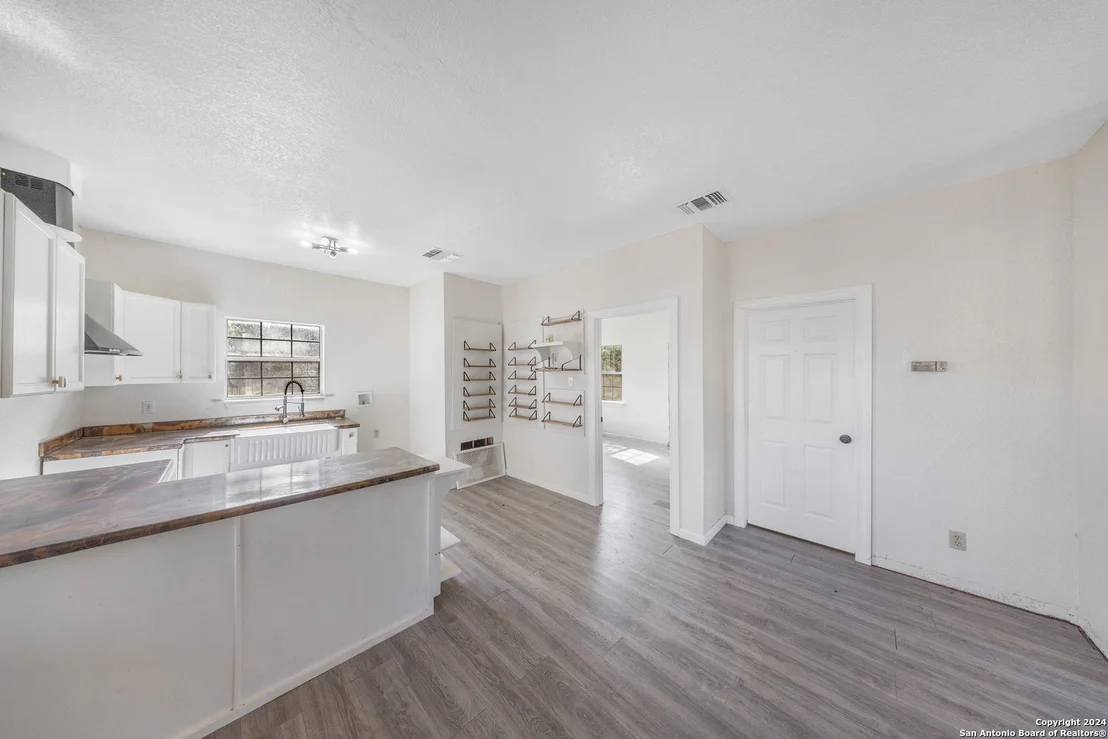 Photo of 3100 ROLLING OAKS DR