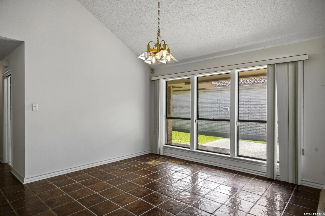 Photo of 3711 HUNTERS CIR