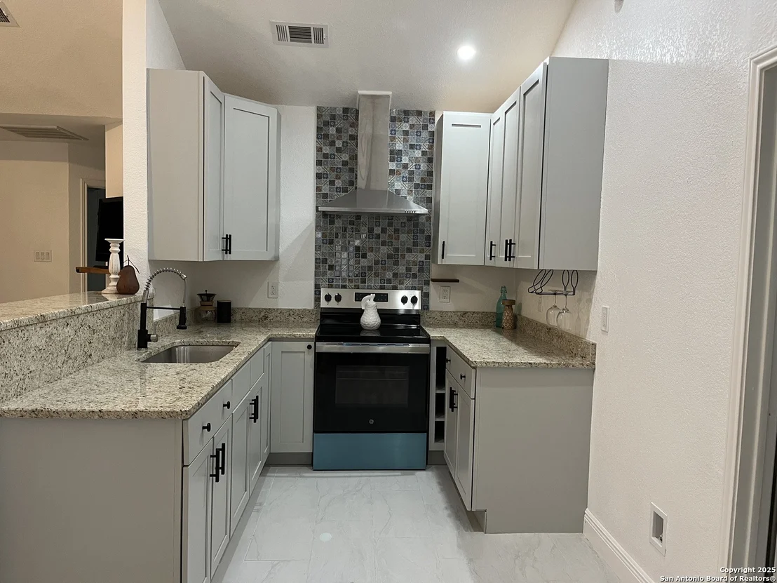 Photo of 7438 Rimhurst