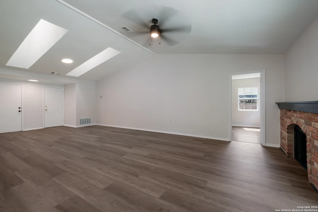 Photo of 9455 Greens Pt