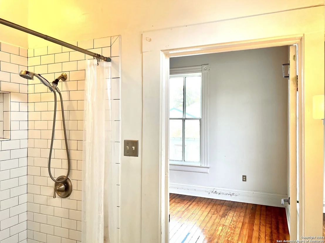 Photo of 902 N PINE ST