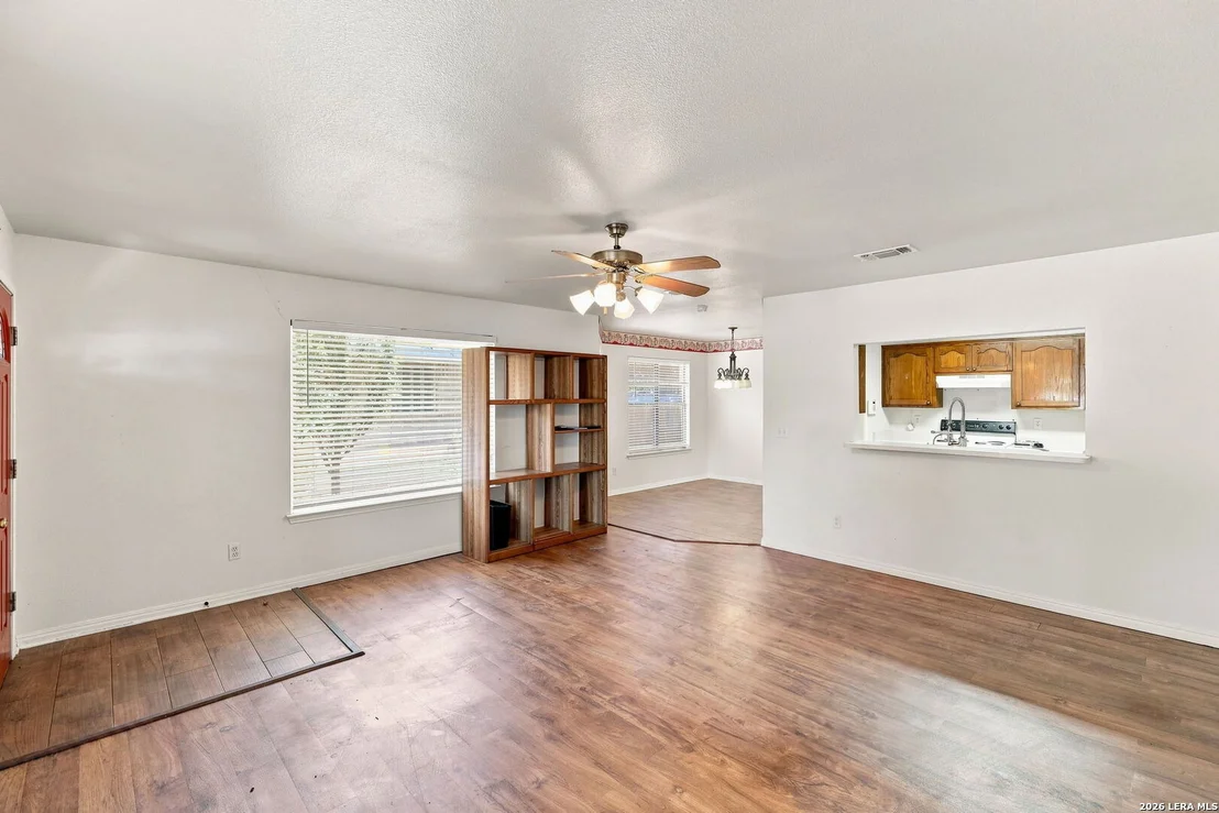 Photo of 15 SHADOW CIR