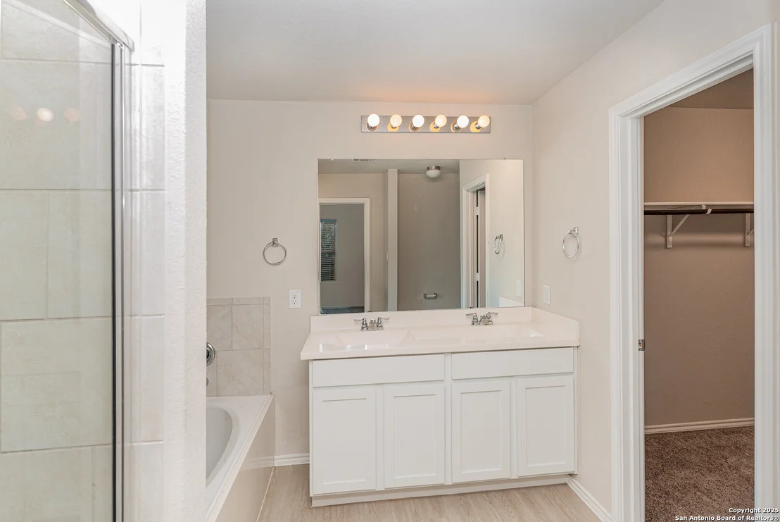 Photo of 2406 Marbach Woods