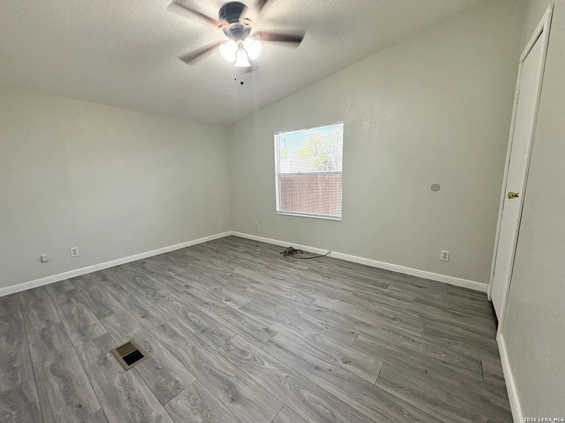 Photo of 42 Mobile Rd