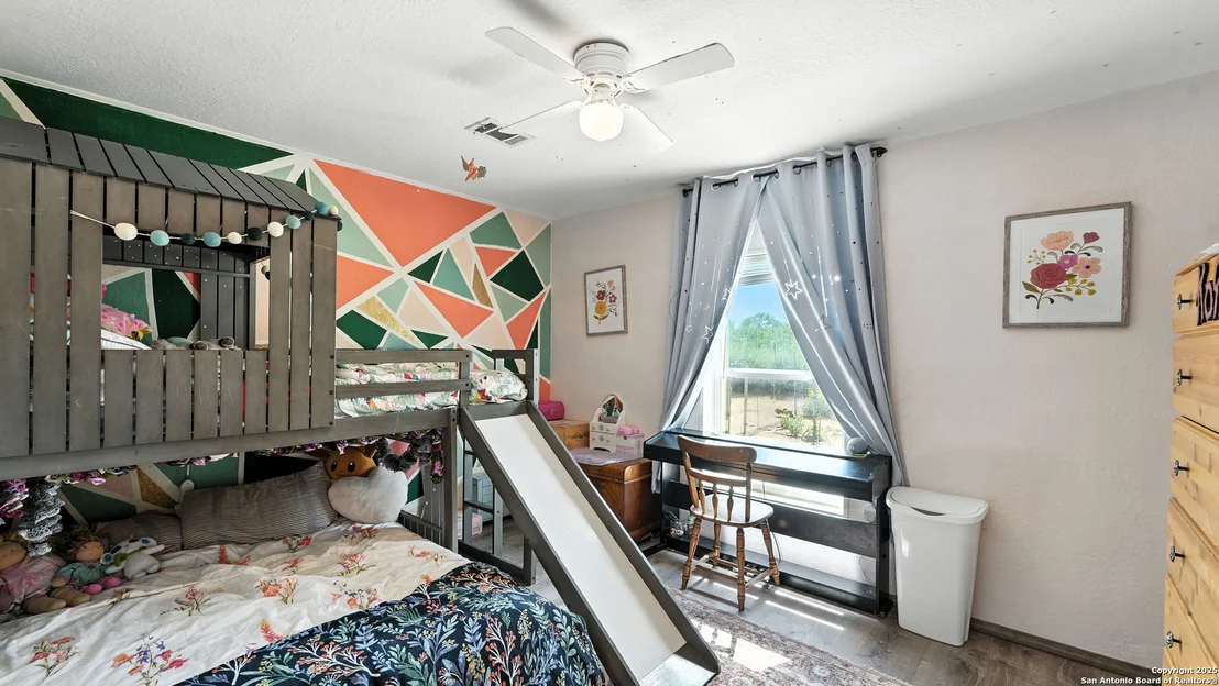 Photo of 355 Holley