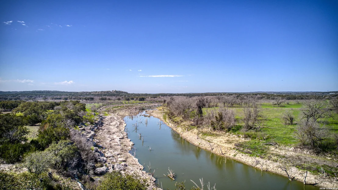 Photo of 365 RIVER CLIFF PL