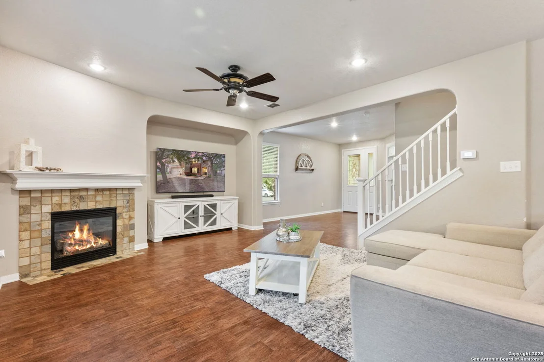 Photo of 204 Lone Star