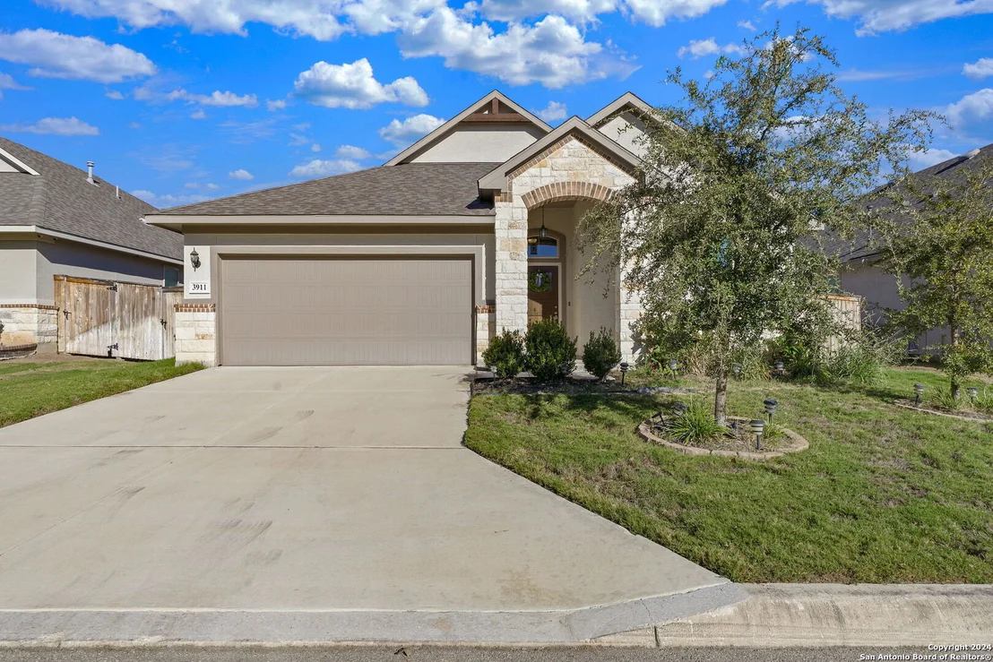 Photo of 3911 BRAZOS BEND