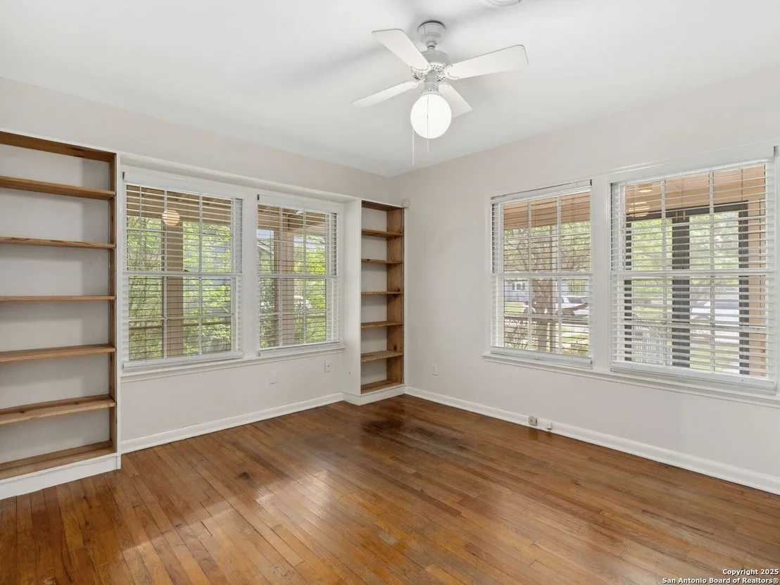 Photo of 329 Irvington