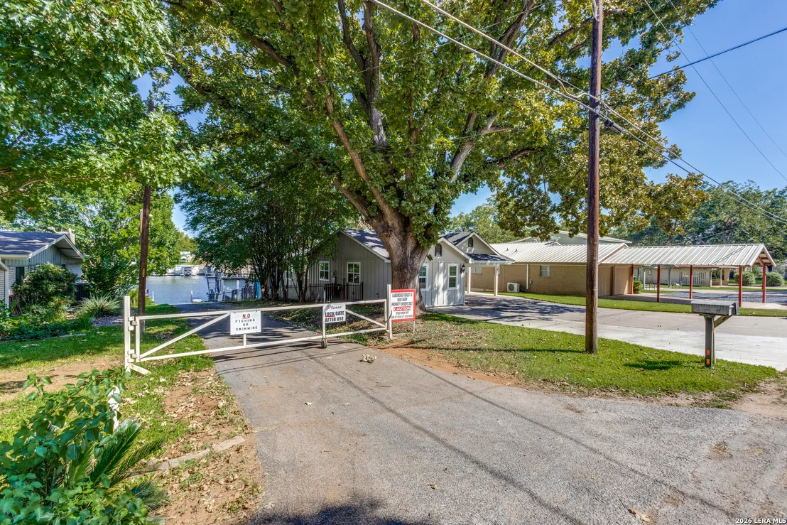 Photo of 301 Riverside Drive
