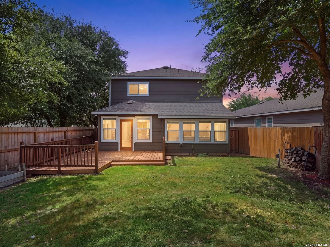 Photo of 414 WALNUT CRST