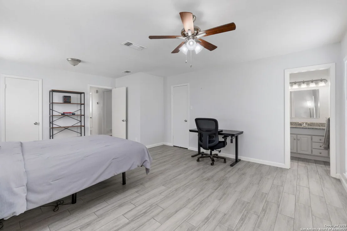 Photo of 6818 Forest Meadow