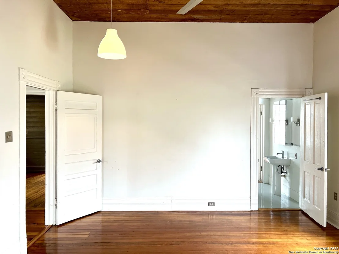 Photo of 902 N PINE ST