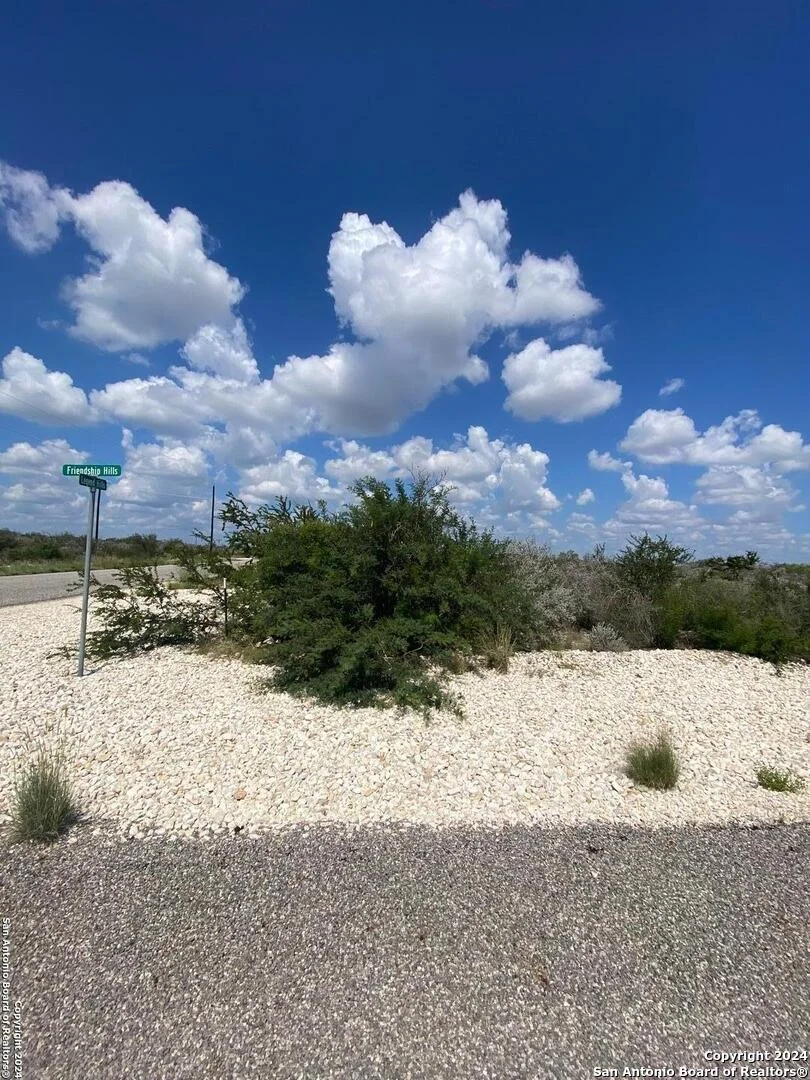 Photo of 25 FRIENDSHIP HILLS CIR