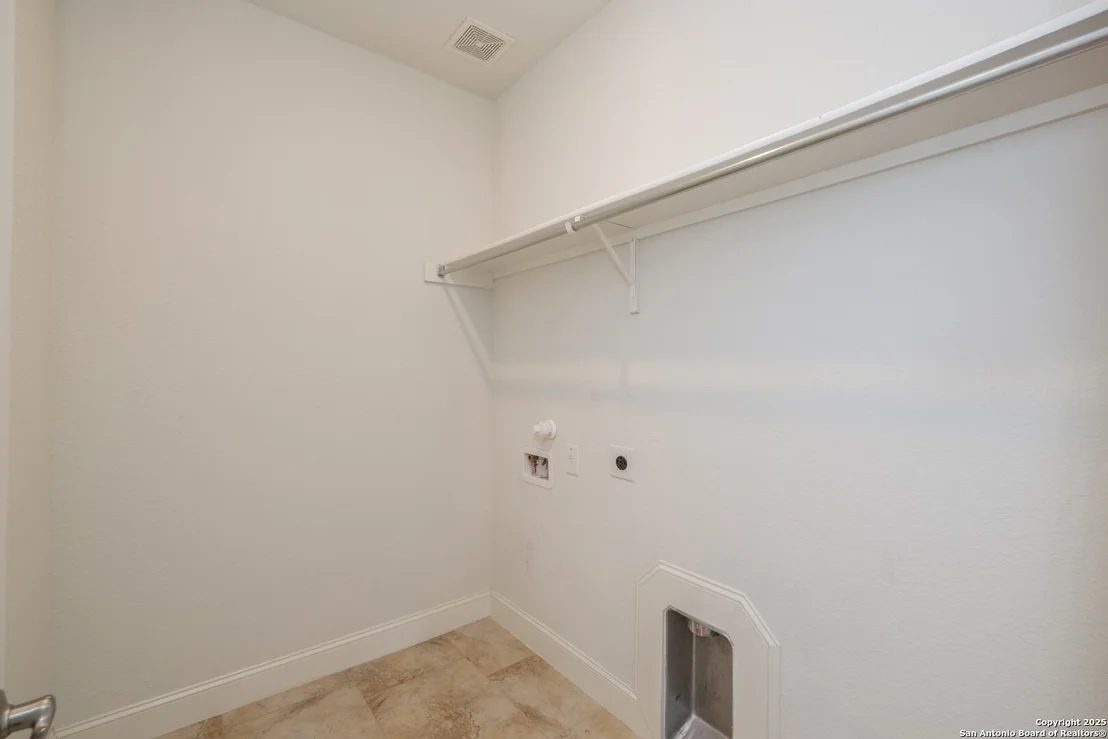 Photo of 1053 Carriage Loop
