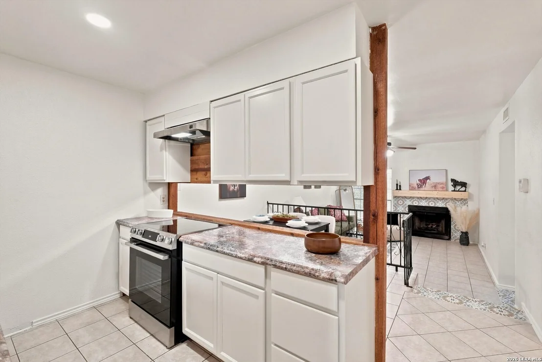 Photo of Unit 21 at 8611 Datapoint