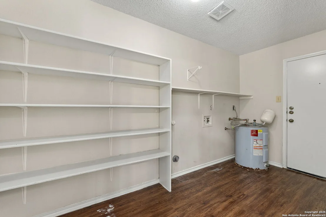 Photo of 8023 Chestnut Cedar