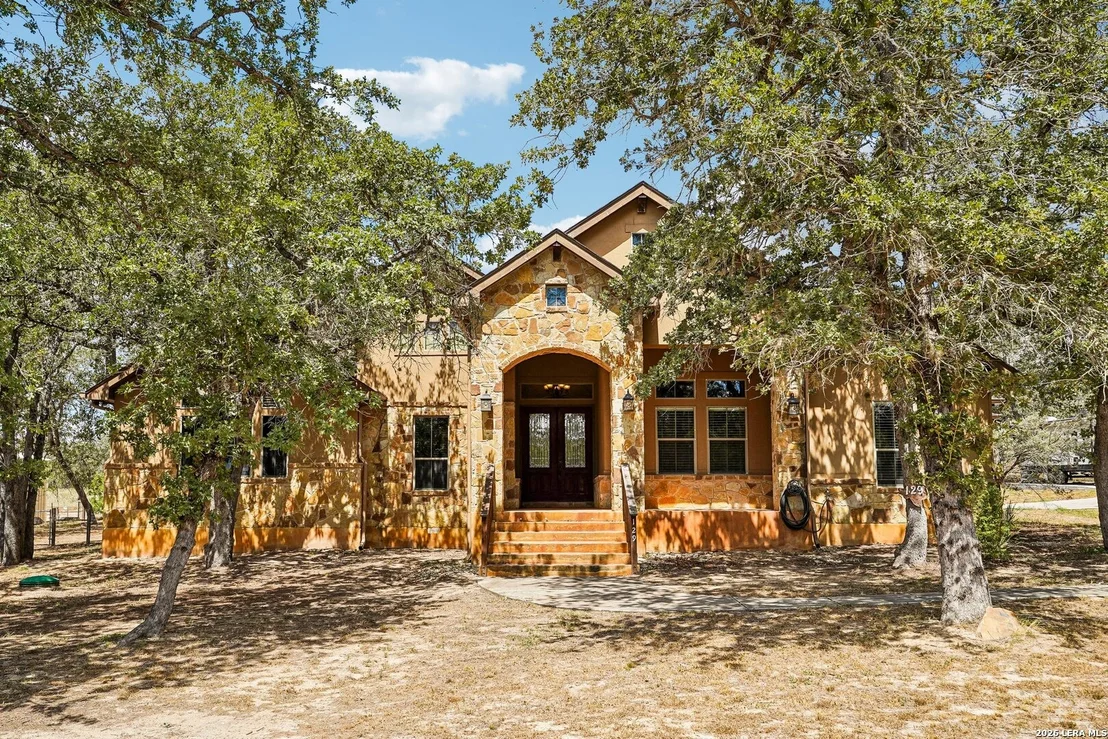 Photo of 129 HIDDEN FOREST DR