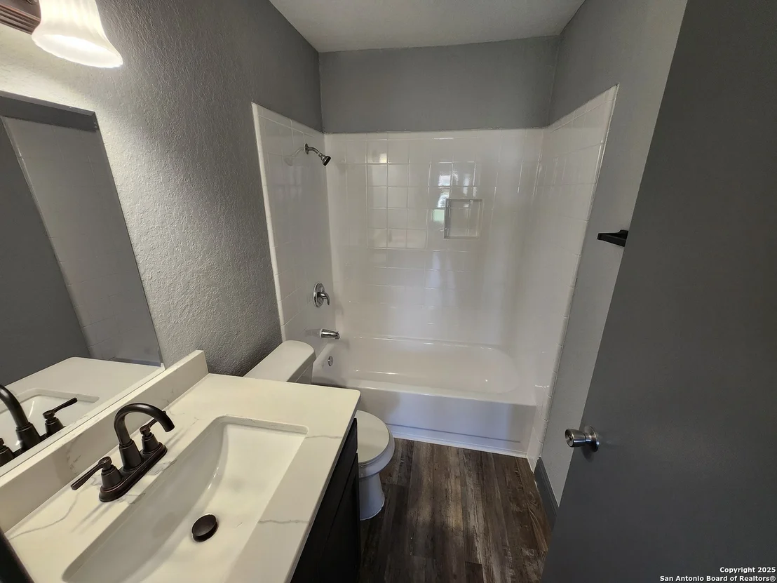 Photo of 918 ROLLING ROCK DR