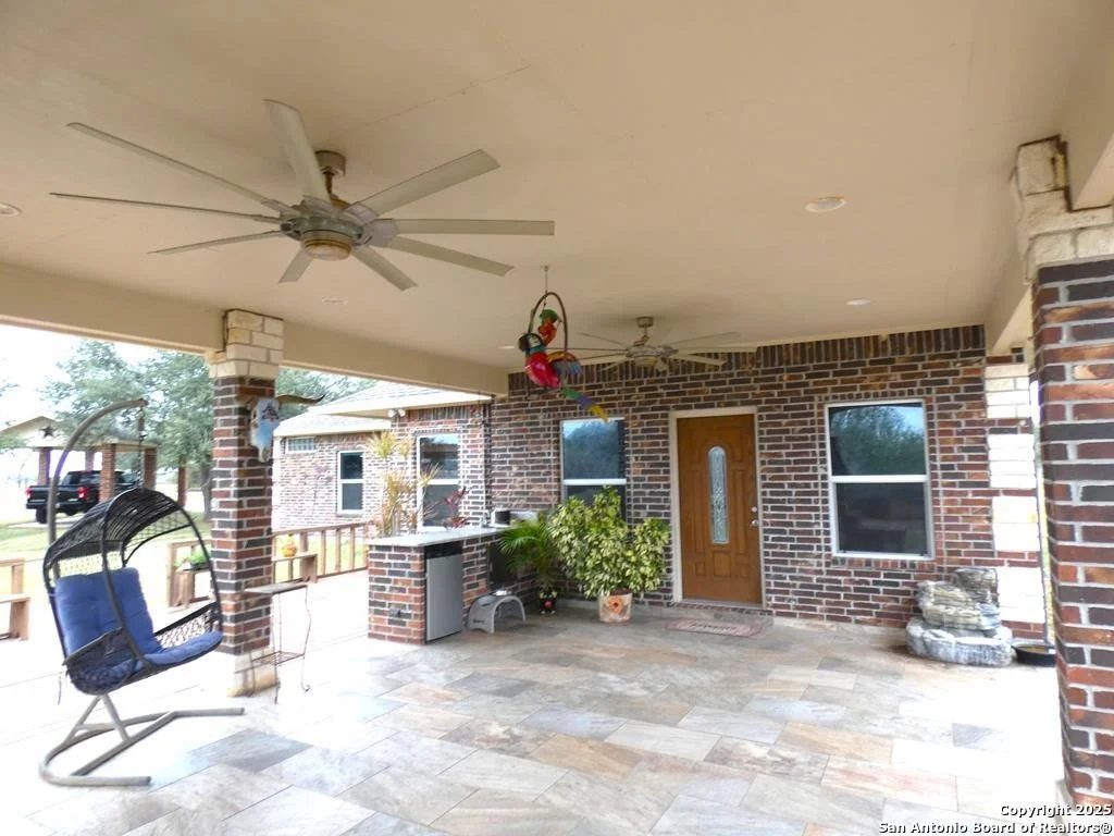Photo of 283 Live Oak Rd