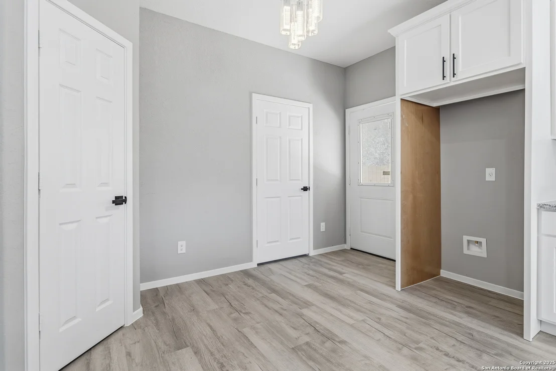 Photo of 5819 Mayo