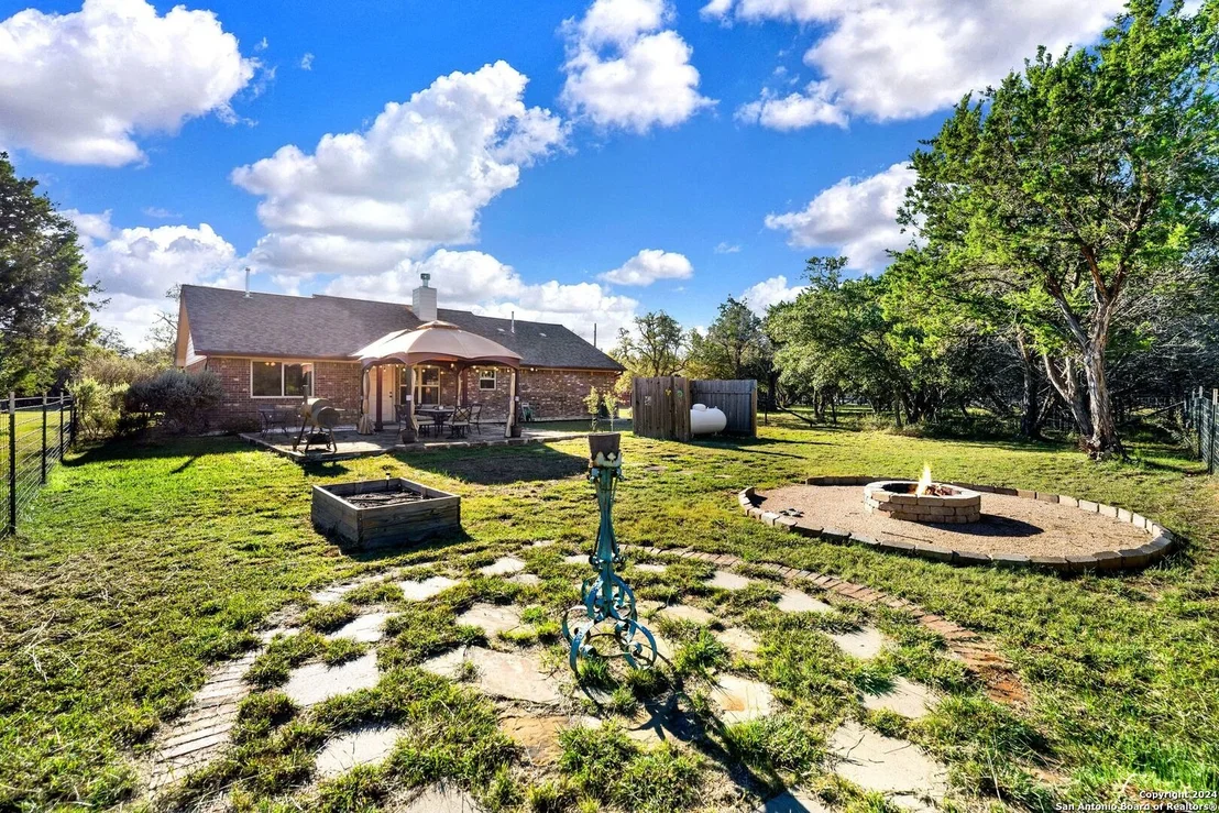 Photo of 1616 RIVER TRAIL RD