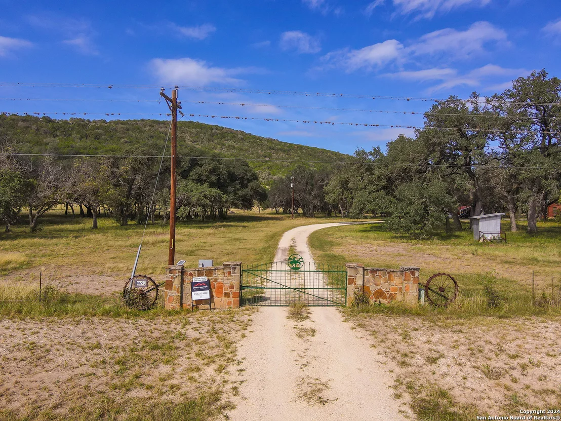 Photo of 4695 us highway 83