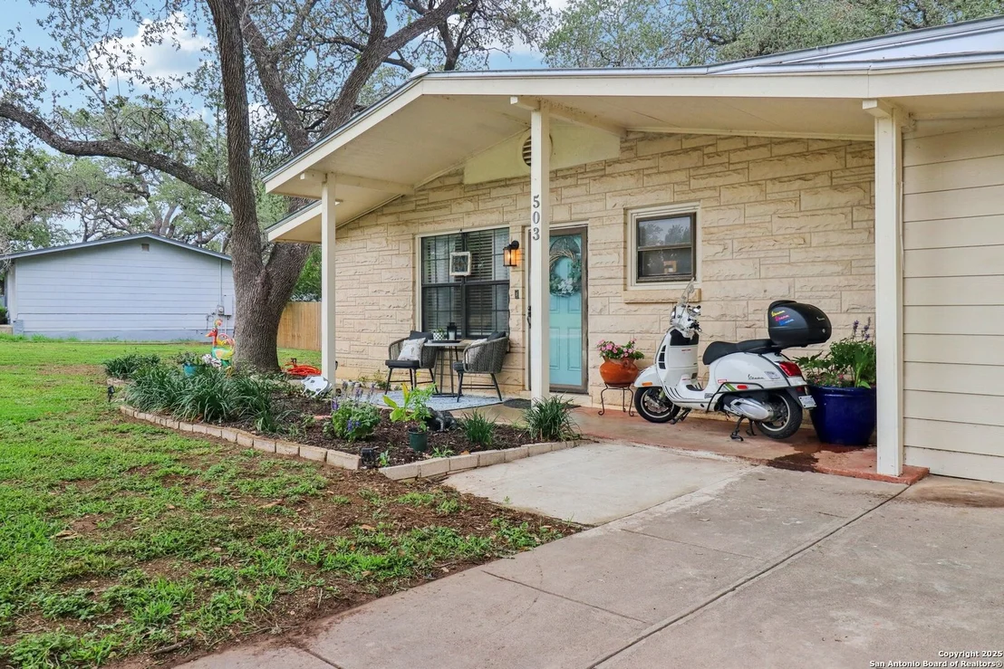 Photo of 503 Mockingbird