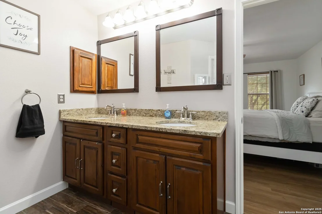 Photo of 9435 Fairpoint