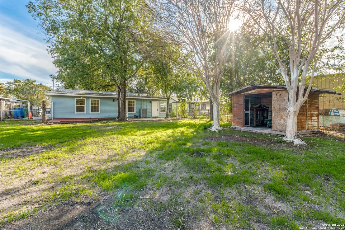 Photo of 827 WARE BLVD