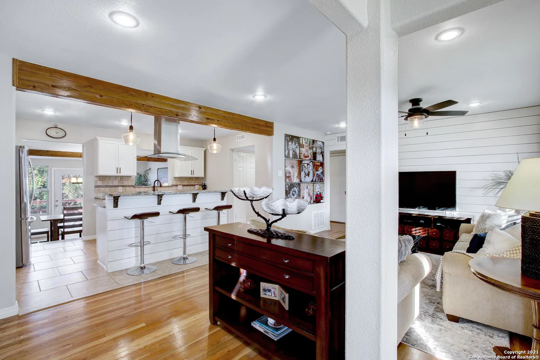 Photo of 327 BURNSIDE DR