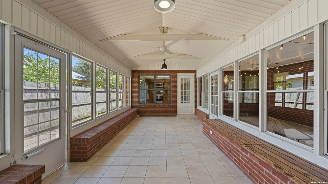 Photo of 596 WILLOW AVE