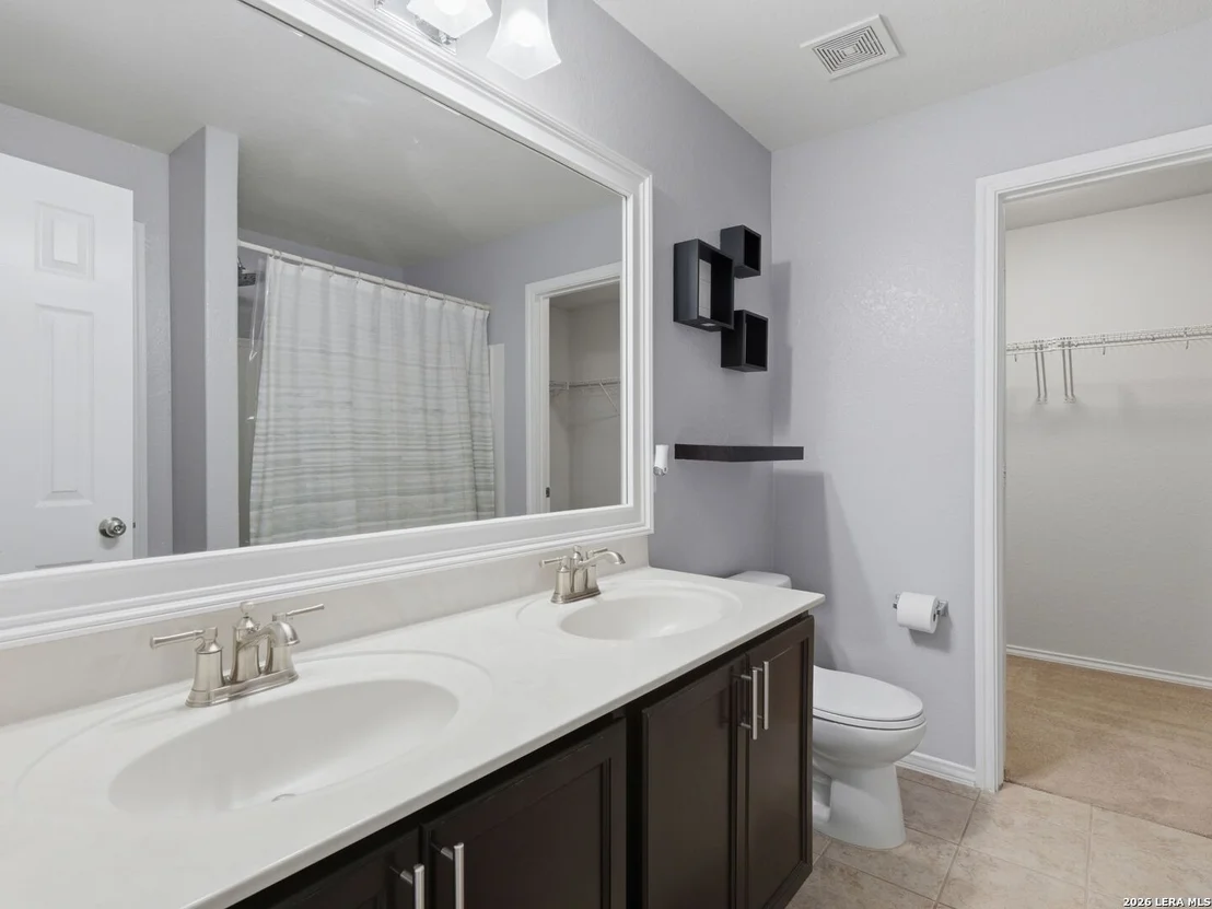 Photo of 414 WALNUT CRST