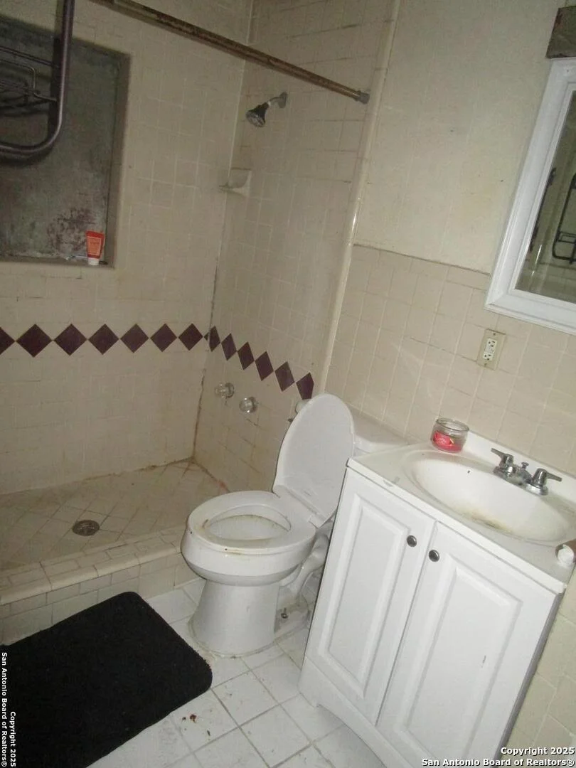 Photo of 910 La Manda