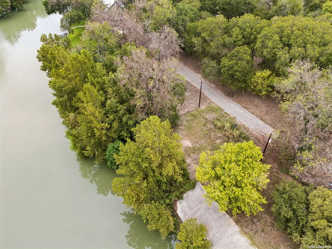 Photo of 8 RIVER OAK DR