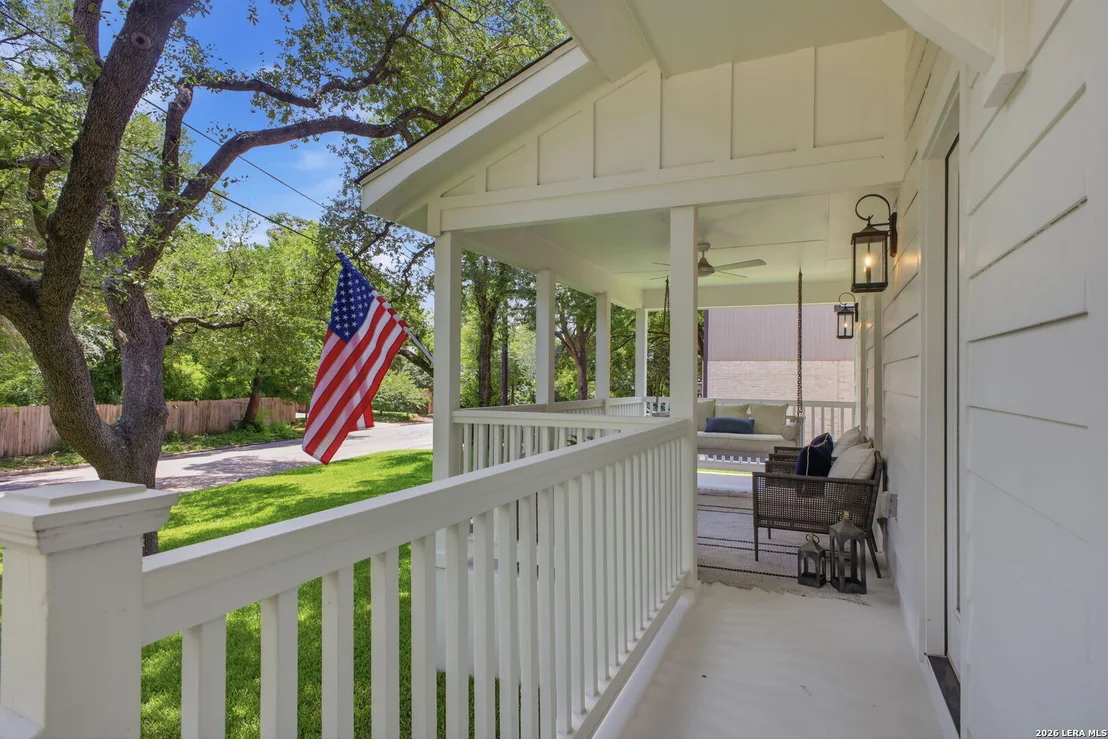 Photo of 301 OGDEN LN