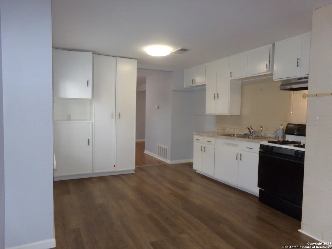 Photo of 735 ROCHAMBEAU