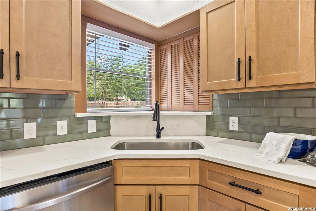 Photo of 8304 Laurelhurst Dr