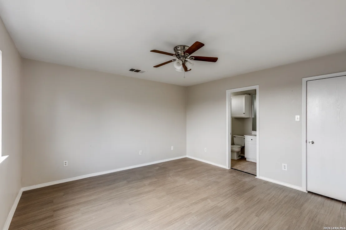 Photo of 11812 Lima