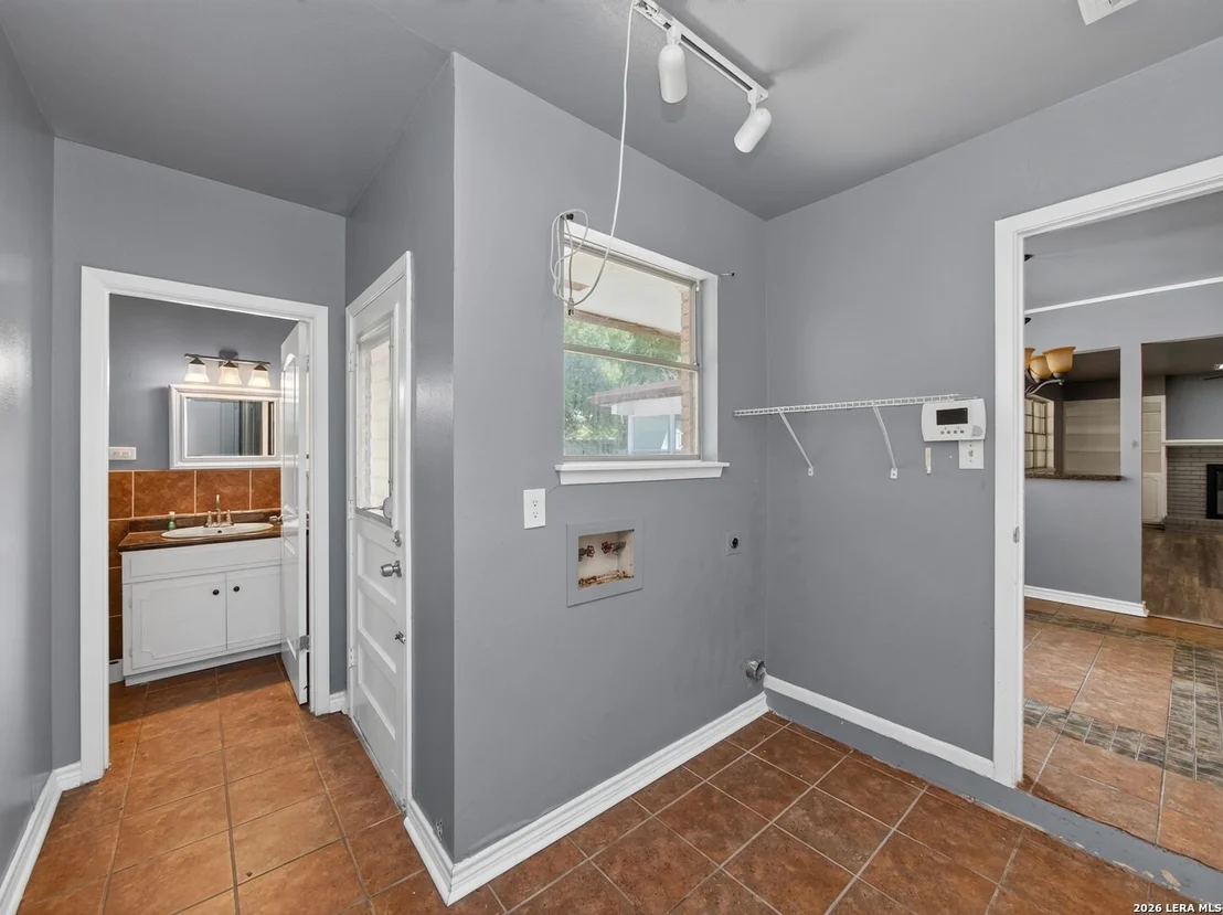 Photo of 621 Balfour Dr