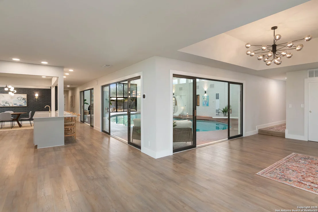Photo of 9 Mission Trace
