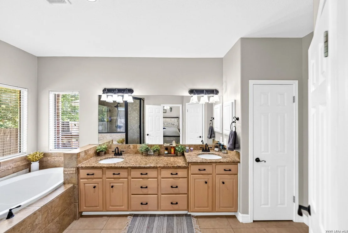 Photo of 9347 Llano Verde