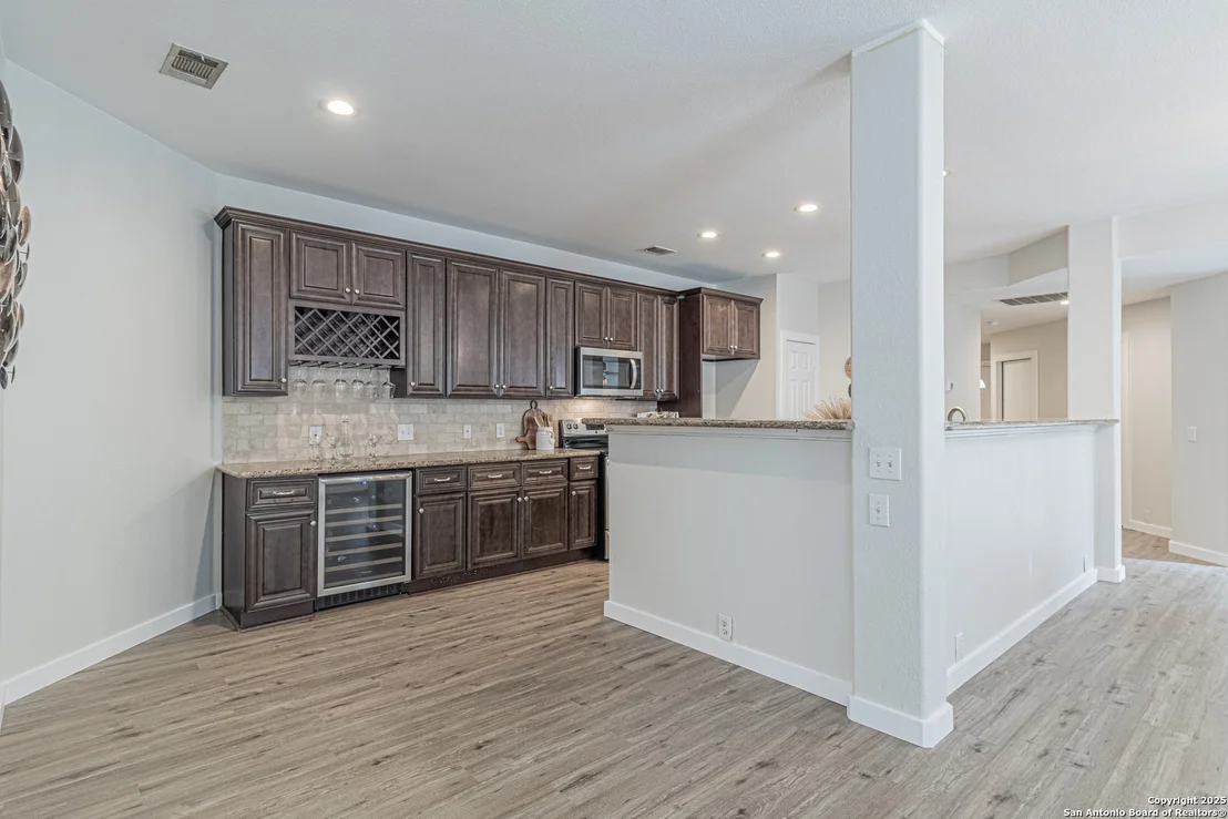 Photo of 5200 Columbia