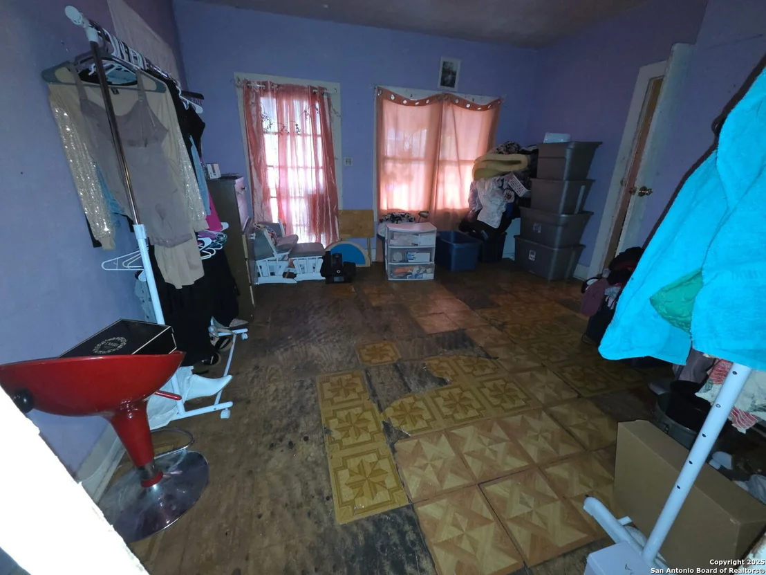 Photo of 238 Lone Star