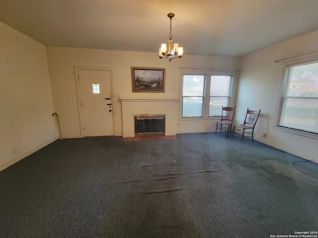 Photo of 295 EL MONTE BLVD