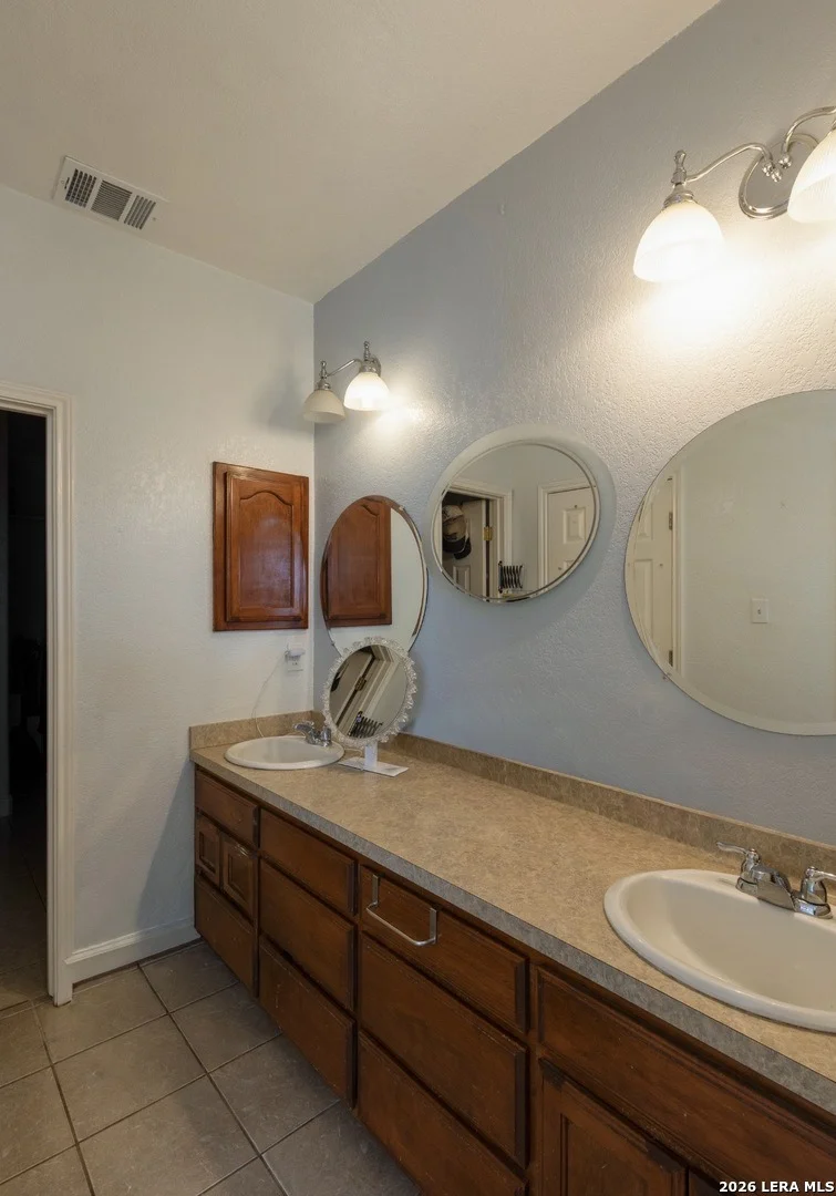 Photo of 5980 Smith