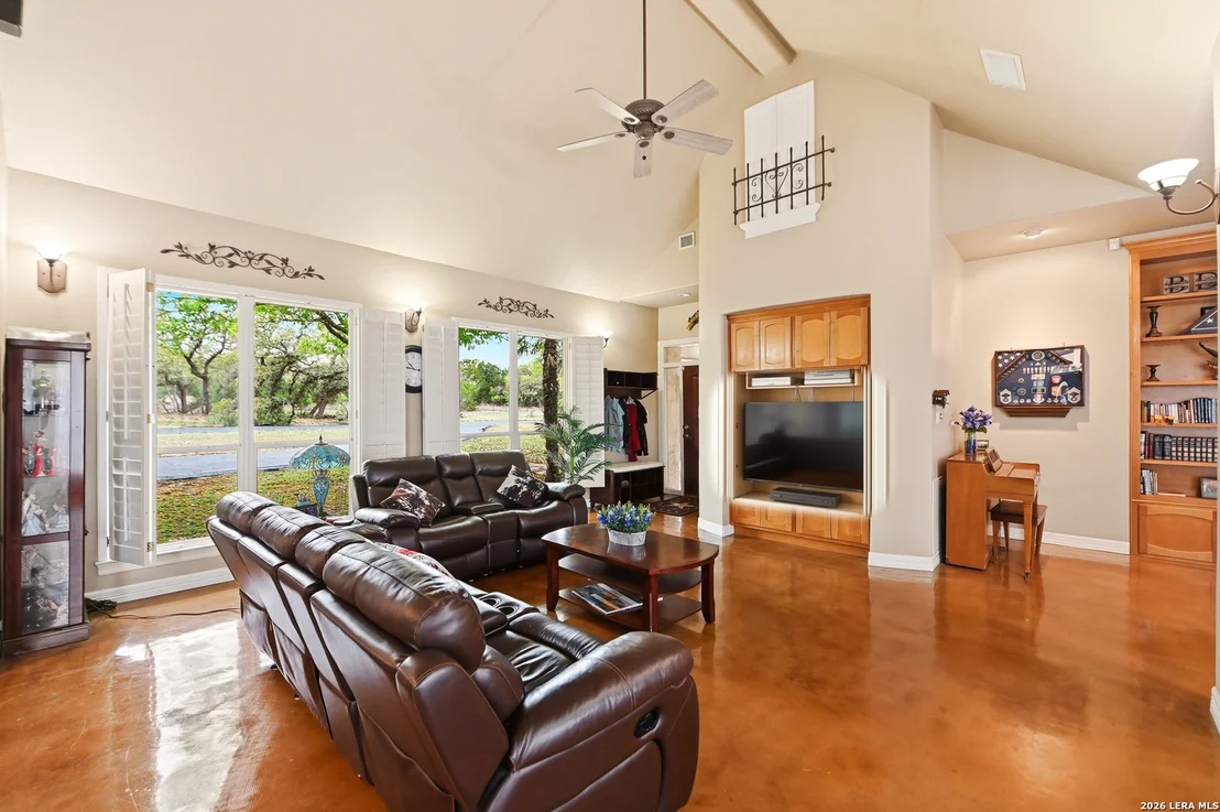 Photo of 752 Taylor Pt
